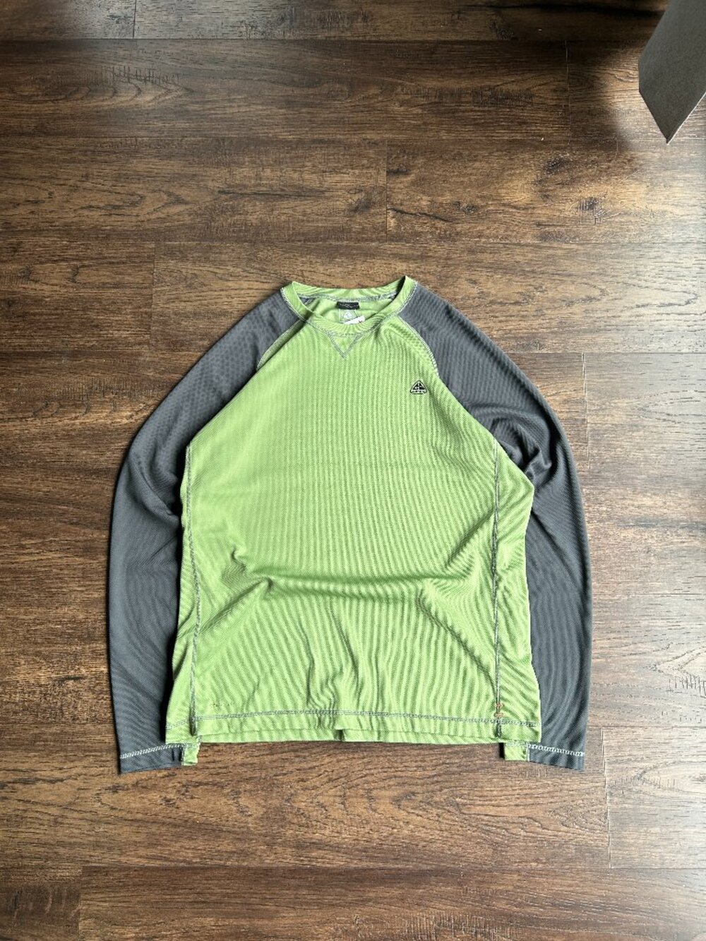 Nike ACG Thermal Long Sleeve - L